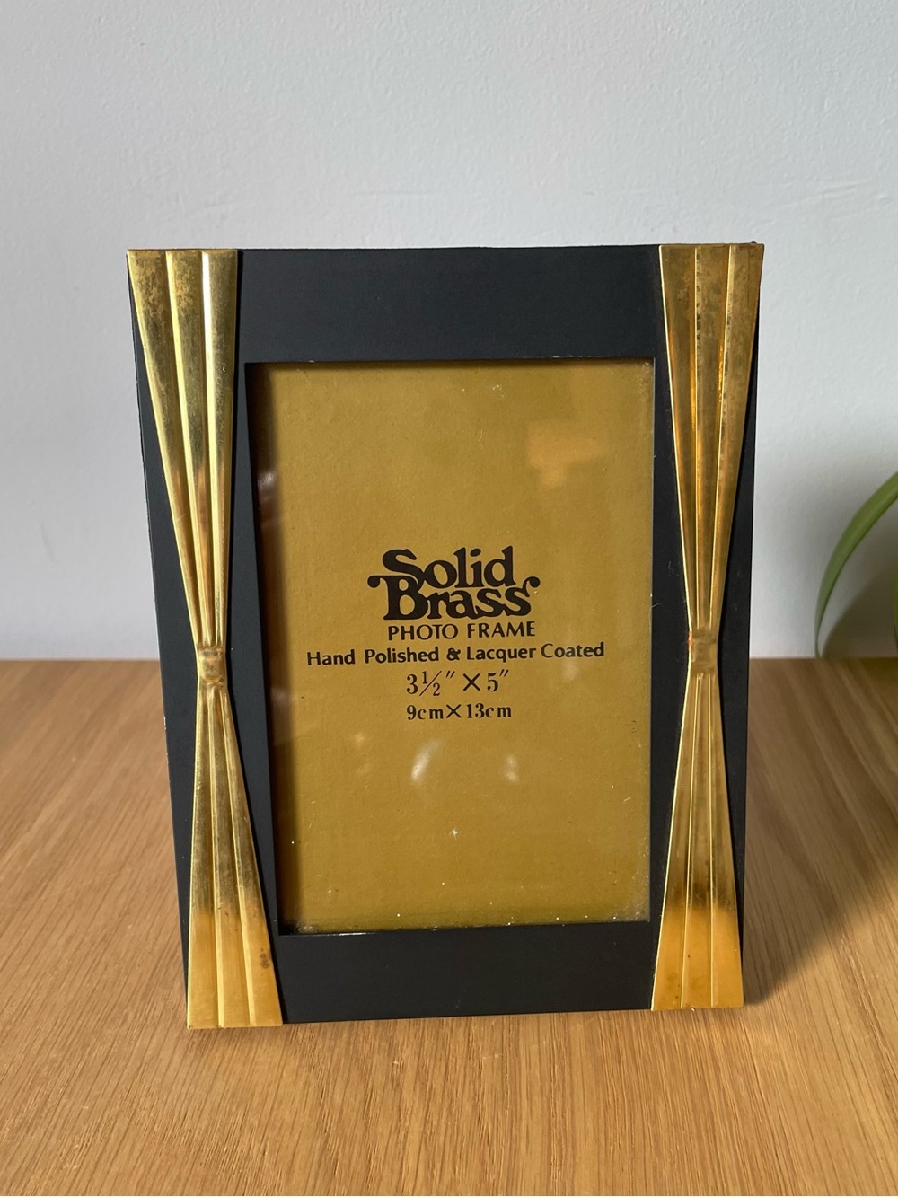 Vintage Solid Brass Black & Gold Photo Picture Frame Korea Art Deco 3.5” x 5”